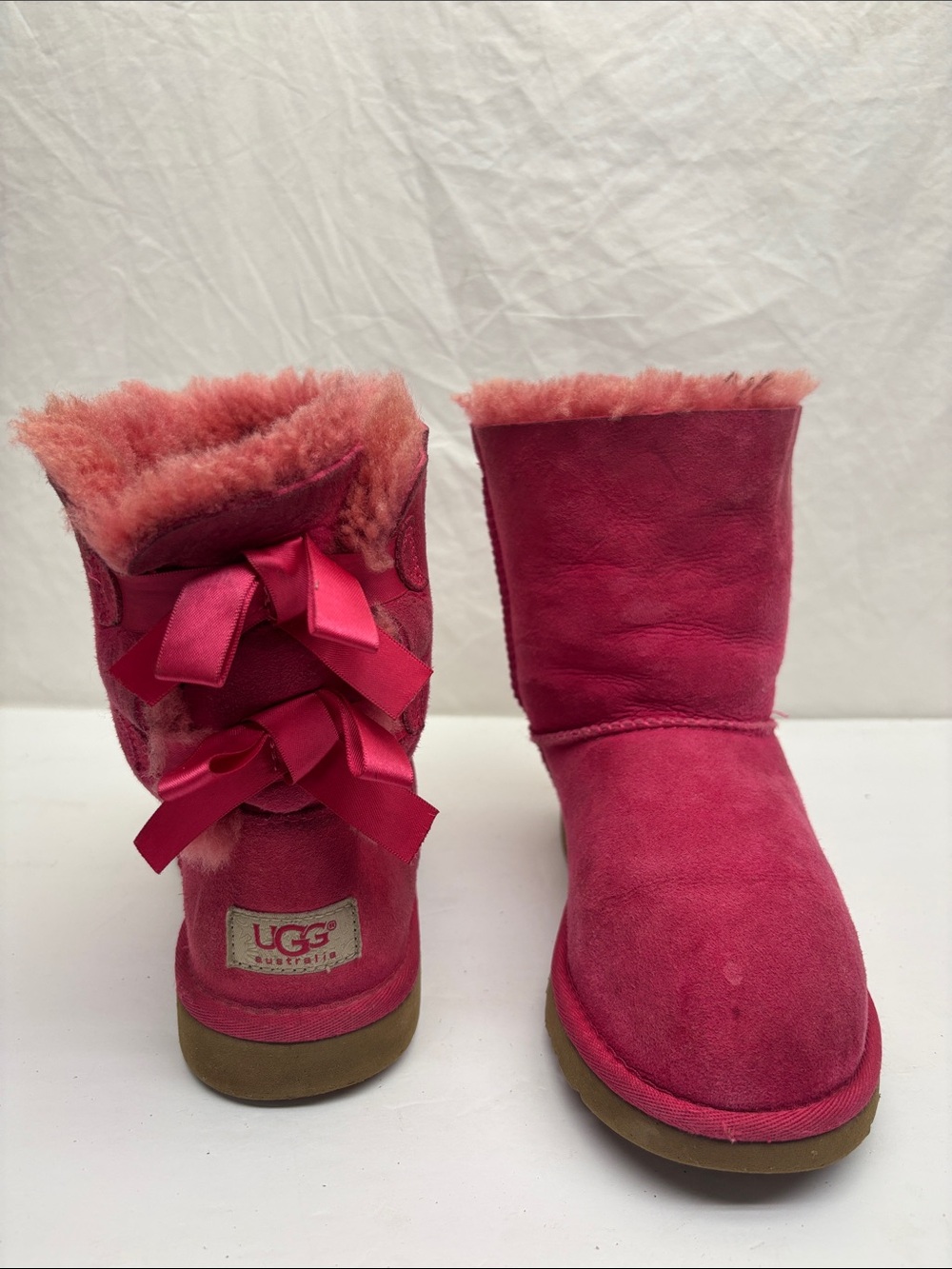 UGG Kids Hot Pink Bow Back Sheepskin Boots, SZ 3 little girl, box 49